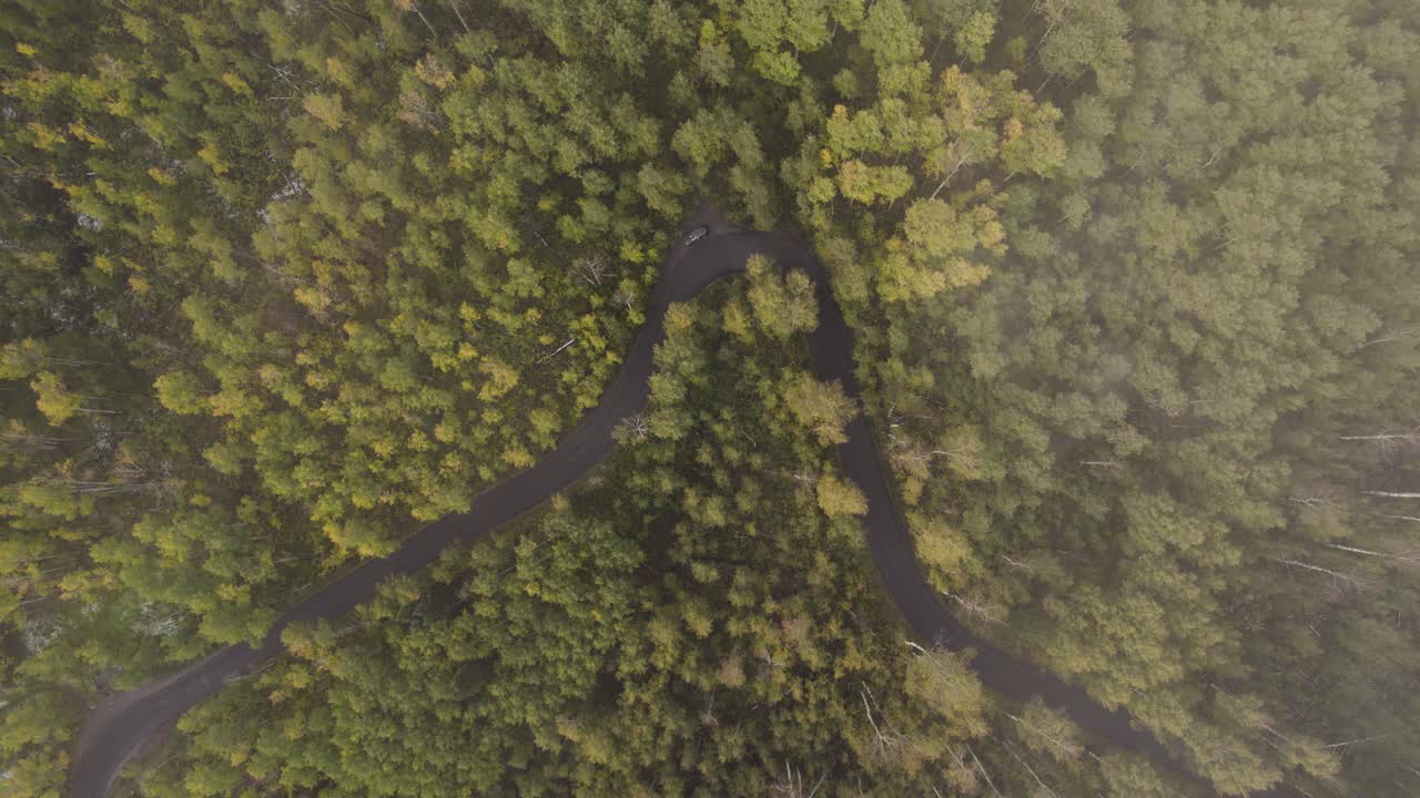 descenso aéreo de la nube sobre el bucle alpino y el cañón american fork