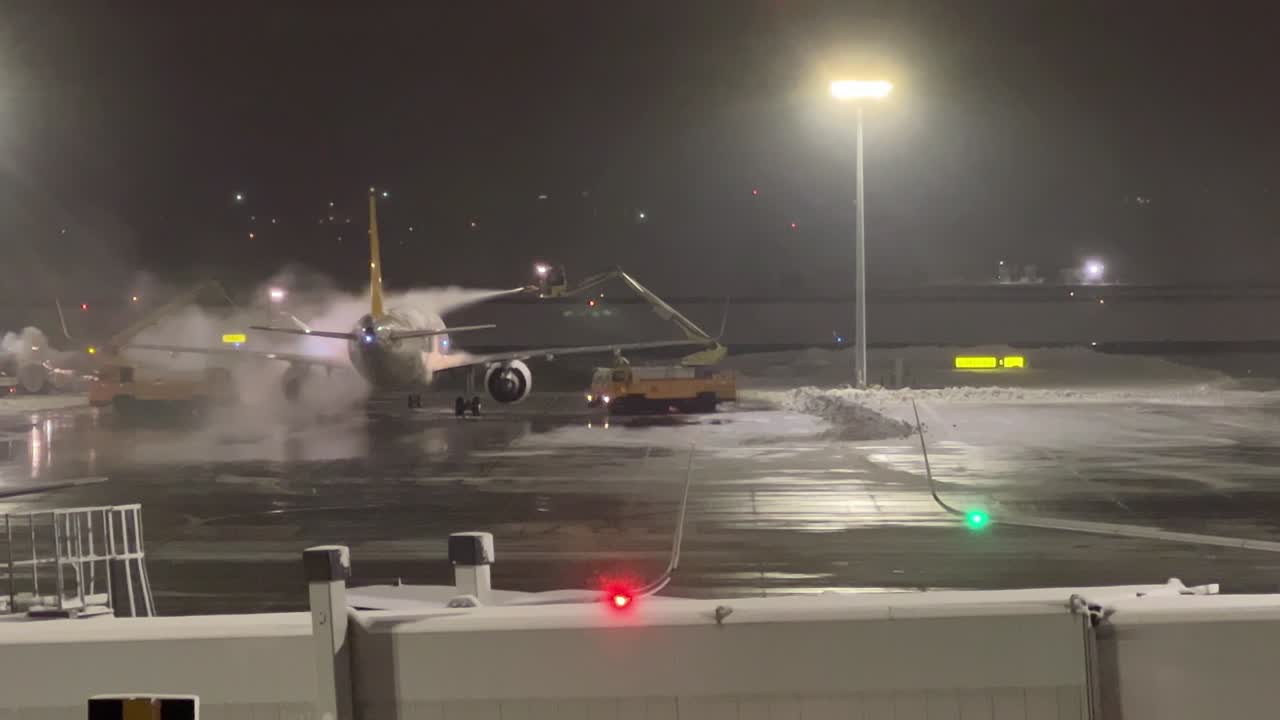 Deicing Airplane previous flight