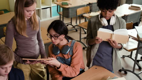 Students Collaborating and Learning in a Classroom Setting