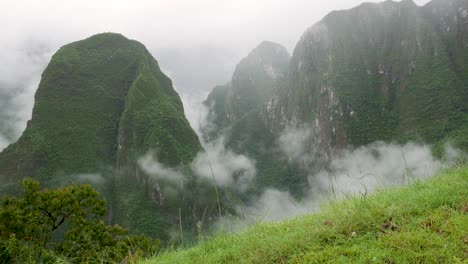 las montañas de machu picchu, perú