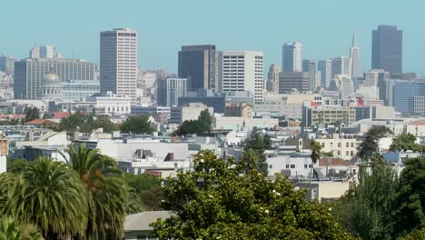 The-skyline-of-downtown-San-Francisco-California-by-day-1