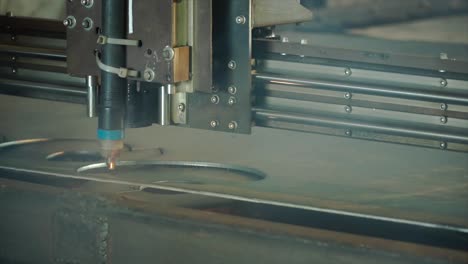 proceso industrial de corte de metales