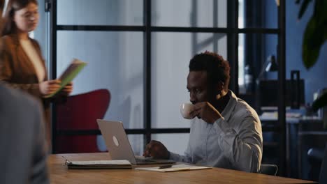 colaboración en reuniones de negocios