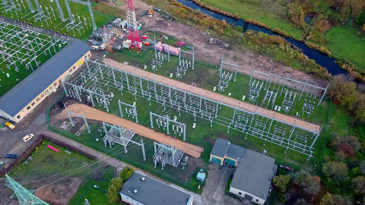 발전소의 금속 구조물