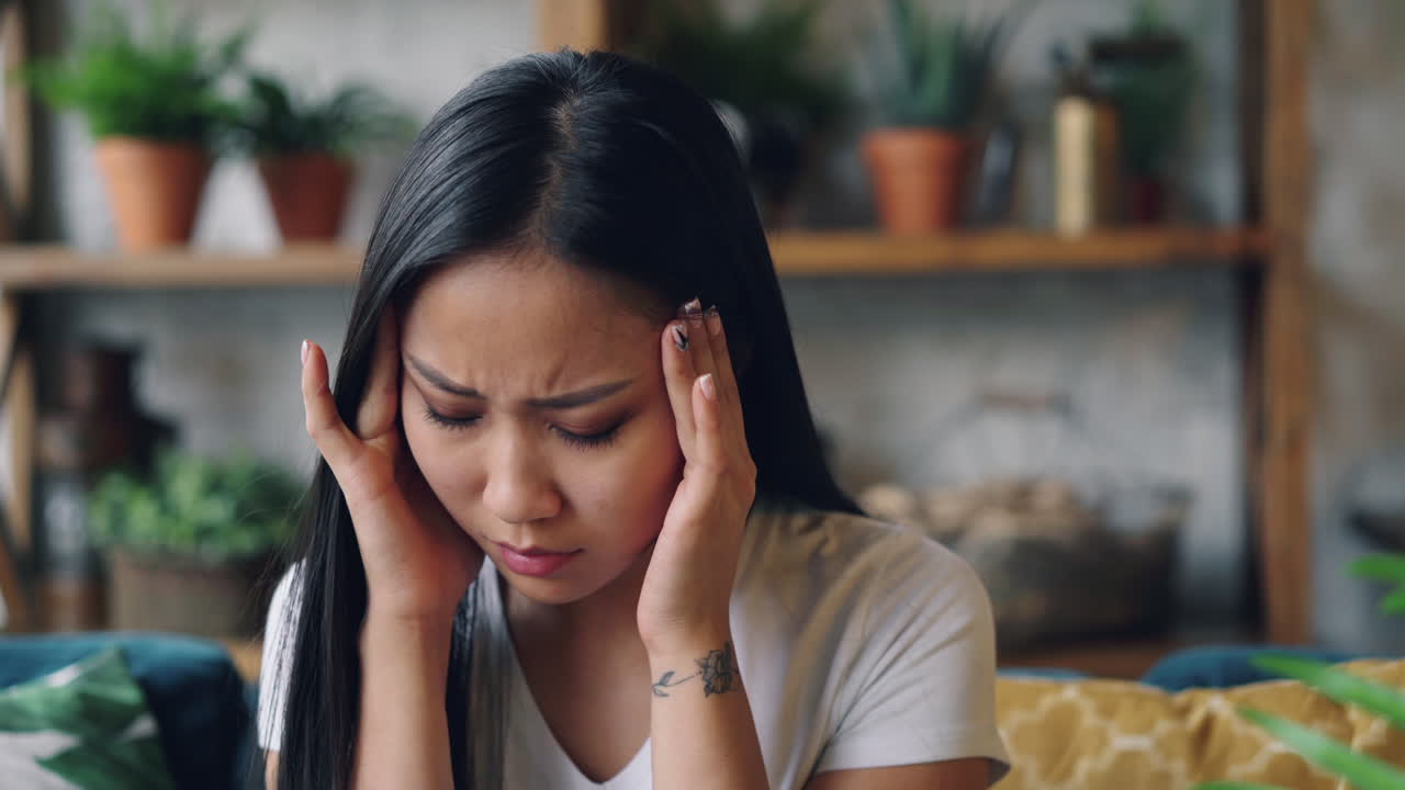 두통을 가진 여자