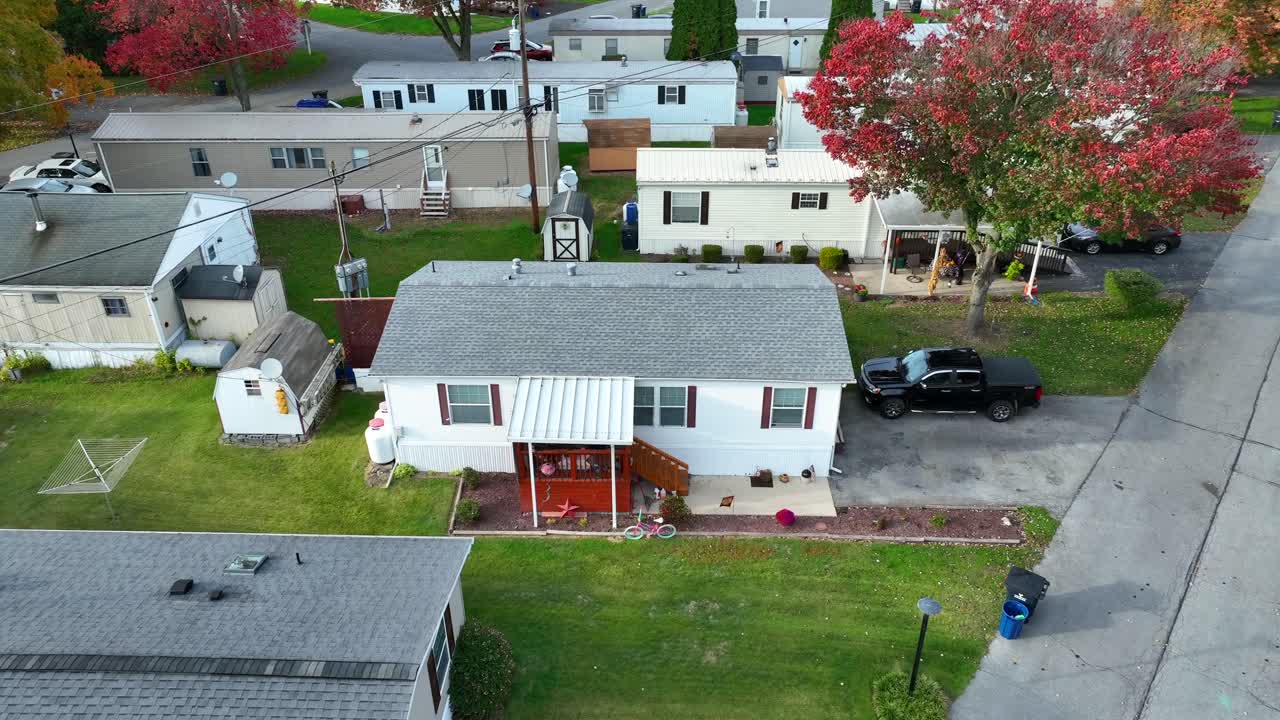 casa móvil en otoño