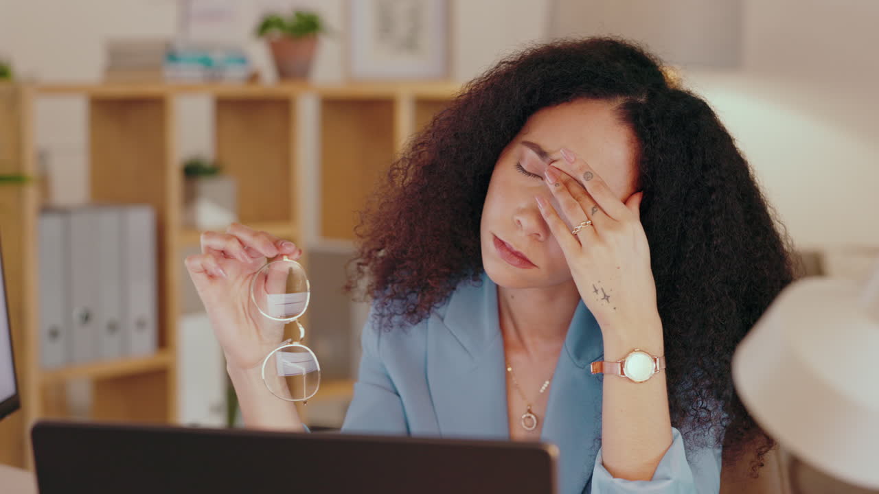 negocios, estrés y contador cansado