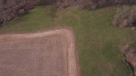 a farm in the midwest part of the usa