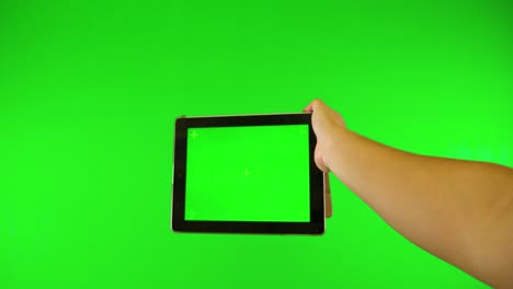 Green-Screen-Tablet-Und-Chromakey-Gerät-Mit-Grünem-Hintergrund-Unter-Verwendung-Von-Filmmaterial