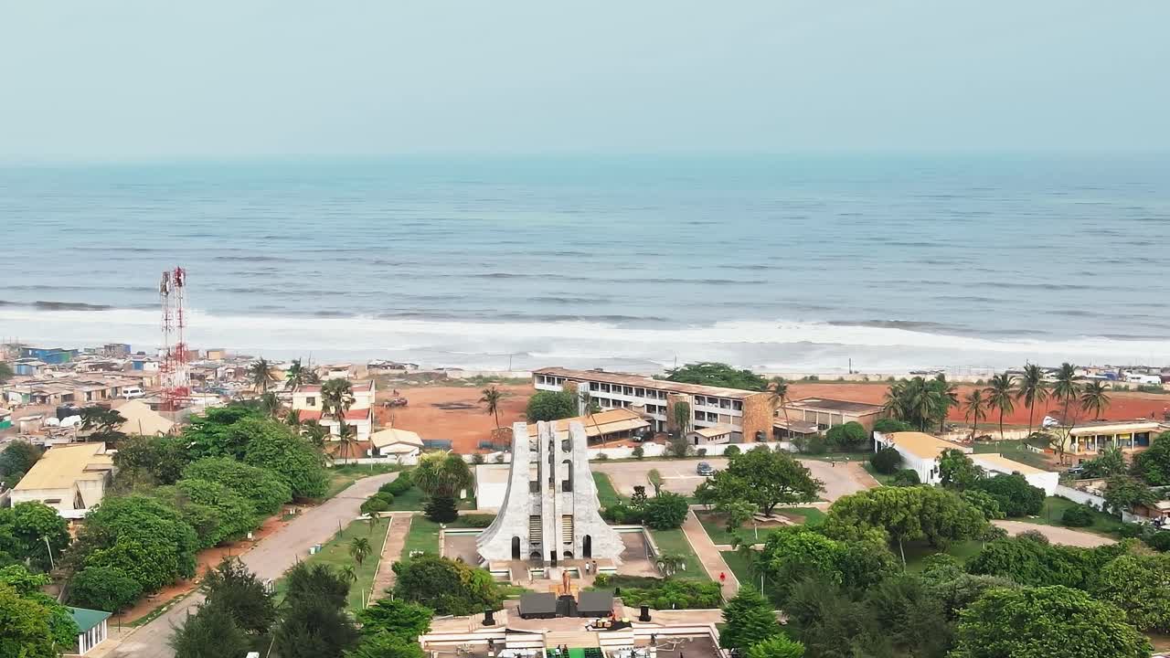 Vista sulla costa e sul paesaggio ad Accra, in Ghana, vicino all'oceano