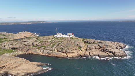 Aerial-View-Over-Stavernsodden-Lighthouse-In-Larvik,-Norway---drone-shot