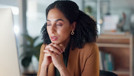 Businesswoman-at-computer-with-stress