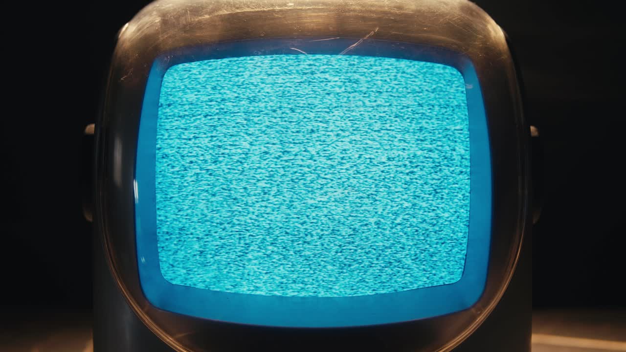 레트로 tv, 노스탈기적인 설정으로 빈티지 tv, 레트로 tv는 화면에 곡물을 표시합니다, 무서운 할로윈 밤 장치, 크로마 키 및 그린 스크린에 좋습니다.