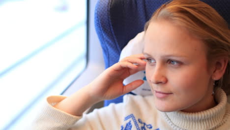 la chica en el tren.