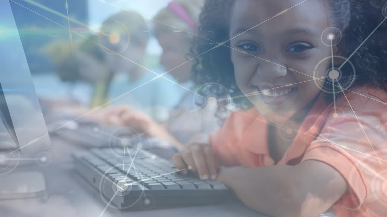 animación de la red de conexiones entre diversos escolares que utilizan computadoras