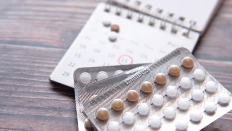 birth control pills and calendar