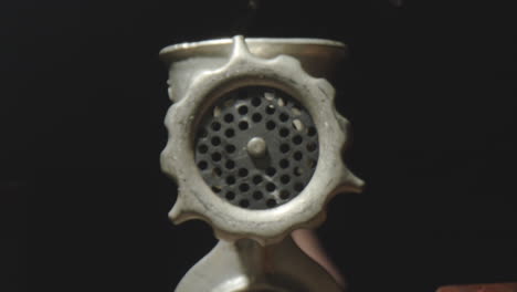 manual meat grinder