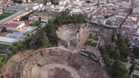 Amphitheater-Und-Römisches-Theater-In-Weiter-Luftaufnahme