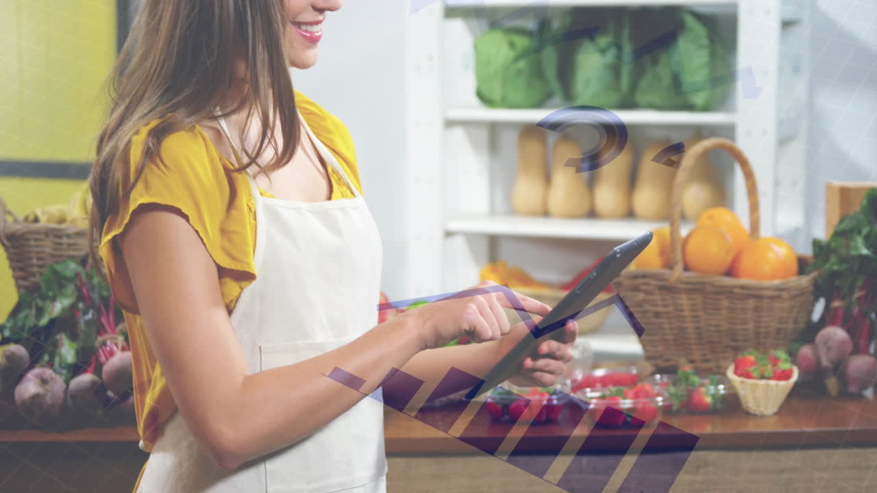 animación del procesamiento de datos estadísticos sobre una mujer caucásica que trabaja en una tienda de alimentos
