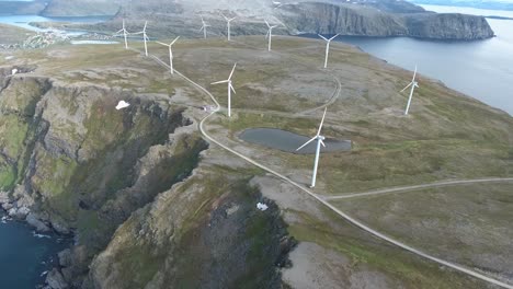 Molinos-De-Viento-Para-La-Producción-De-Energía-Eléctrica-Parque-De-Molinos-De-Viento-Havoygavelen-Noruega