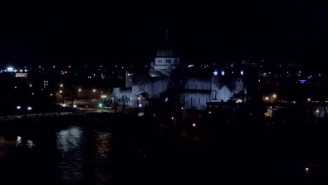 Luces-De-La-Catedral-Y-De-La-Ciudad-De-Galway-En-La-Noche