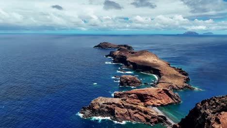 Flying-Sideways-Through-Miradouro-Ponta-do-Furado-Viewpoint-In-Madeira-Island,-Portugal