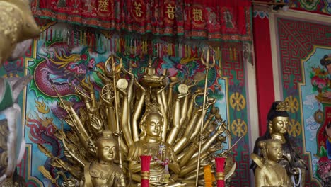 Thailand-Buddhistischer-Tempel-Guan-Yin-Statue-Schrein-Ayutthaya