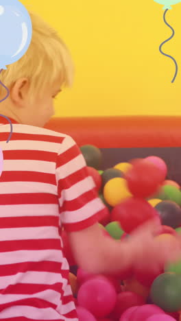 animación de globos que caen sobre niños felices y diversos que se divierten