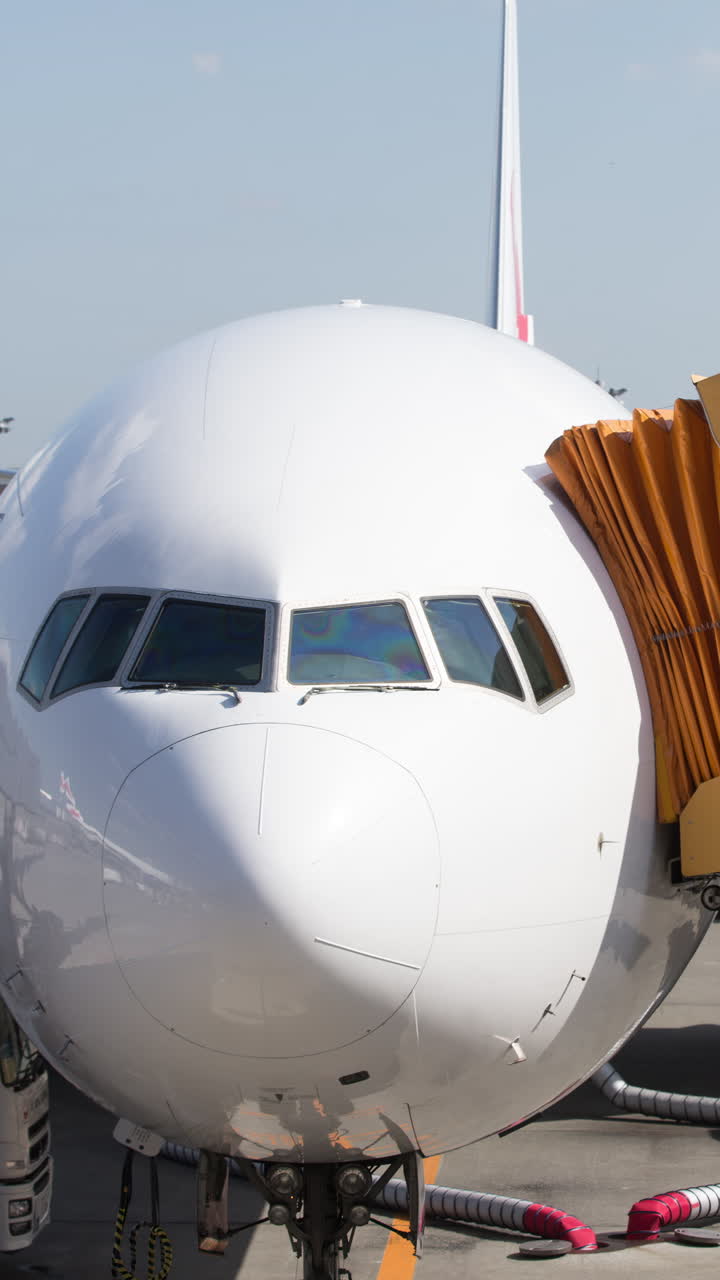 lapso de tiempo de la aeronave preparándose para el despegue en vertical