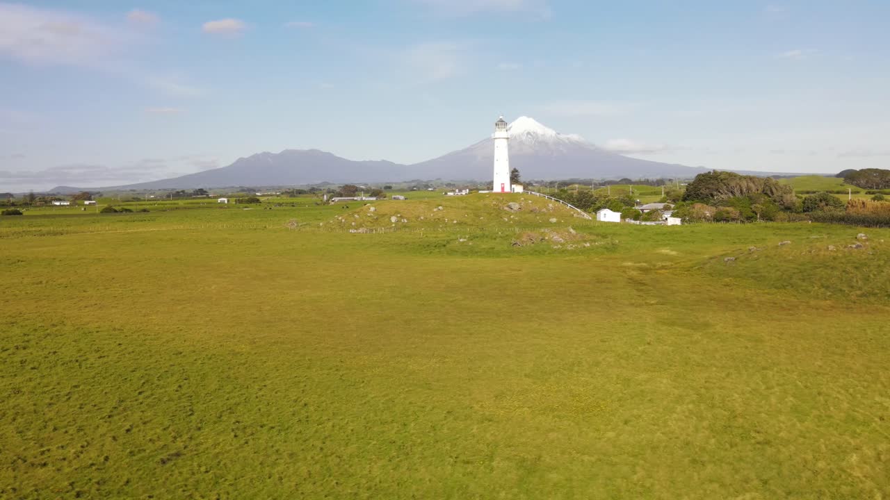 케이프 에그몬트 등대 와 타라나키 - 뉴질랜드 를 탐험 하면서 찍은 공중 파노라마 사진