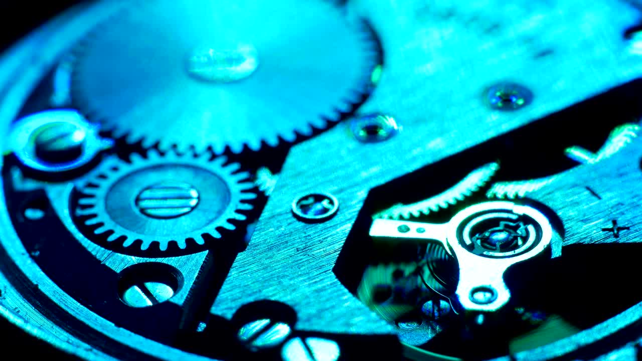 vigilar el mecanismo de cerca