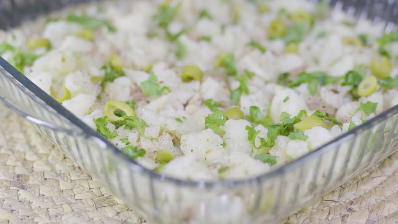 오븐에 구운  ⁇ 고기와 치즈 그라틴