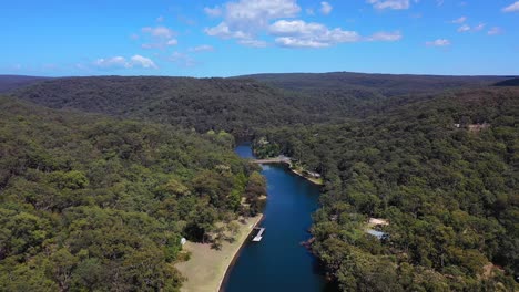 Sydney---Parque-Nacional-Real-Pirateando-Vuelo-Aéreo-Del-Río