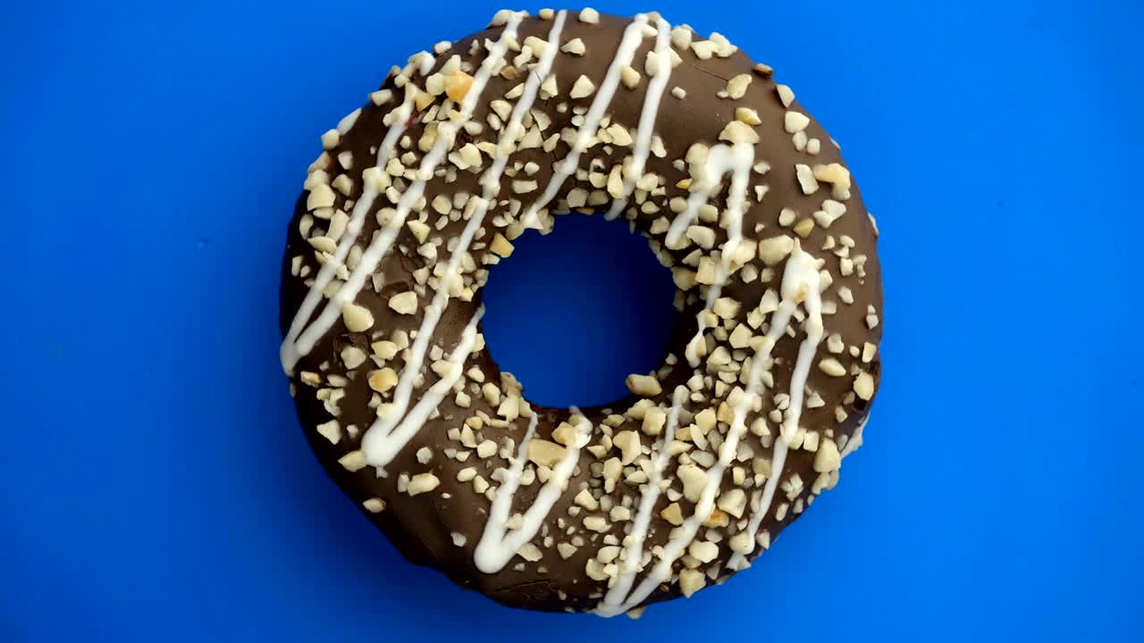 пончик с глазурой вблизи.