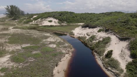 Paisaje-De-Playa-De-Dunas-De-Arena-Desierta-Drone-Empujar-Hacia-Atrás-Hacia-Atrás