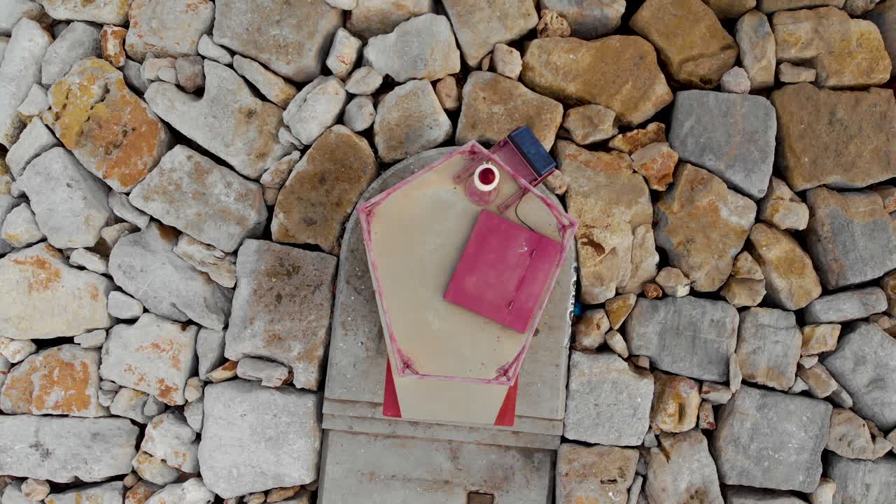 드론으로 위에서 본 등대