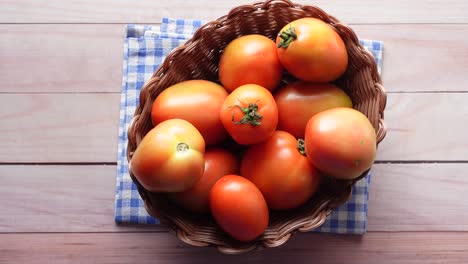 Fresh-tomato-with-water-drop-close-up-,