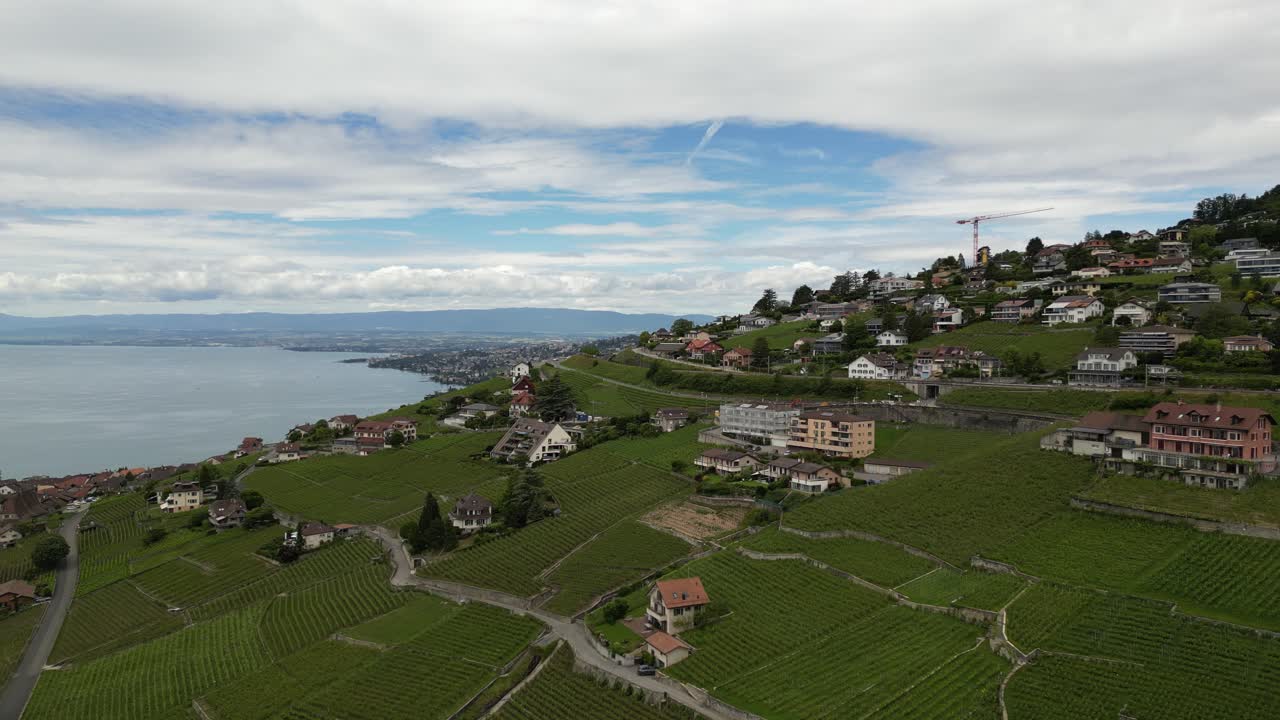 las orillas del lago ginebra en lavaux, suiza