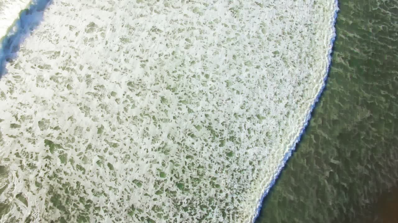 olas marinas del corcho occidental 4k