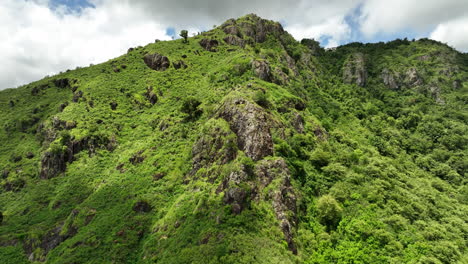 Montaña-En-Cayey-Puerto-Rico-En-Un-Día-Soleado