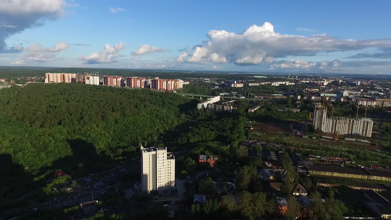 paisaje urbano vista aérea de un área suburbana con construcción