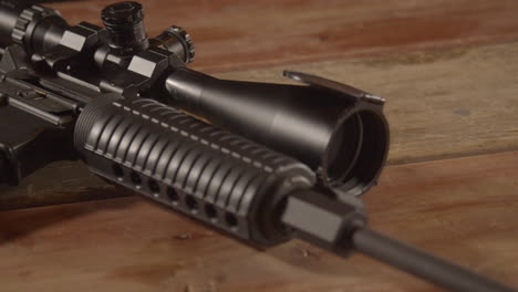 gros plan du canon et de la bouche de l'ar-15