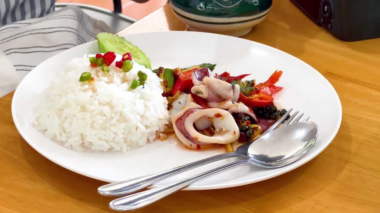 오징어와 으로 맛있는 태국 음식