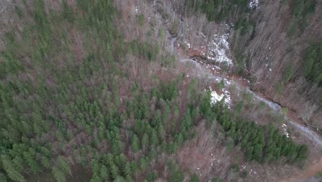 Klöntalersee-Schweiz-Glarnerwald,-Der-Berühmte-Berge-Und-See-Verbindet