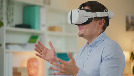 Men Experience VR and AI