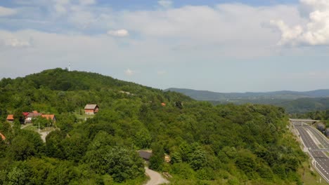 Carretera-Cerca-De-Zadar,-Tiro-De-Drone-De-Croacia