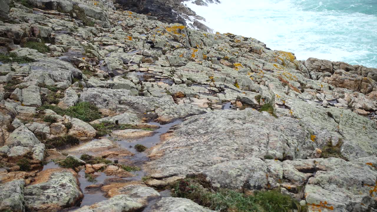 Rocce e oceano. La Coruña. Spagna. Oceano Atlantico