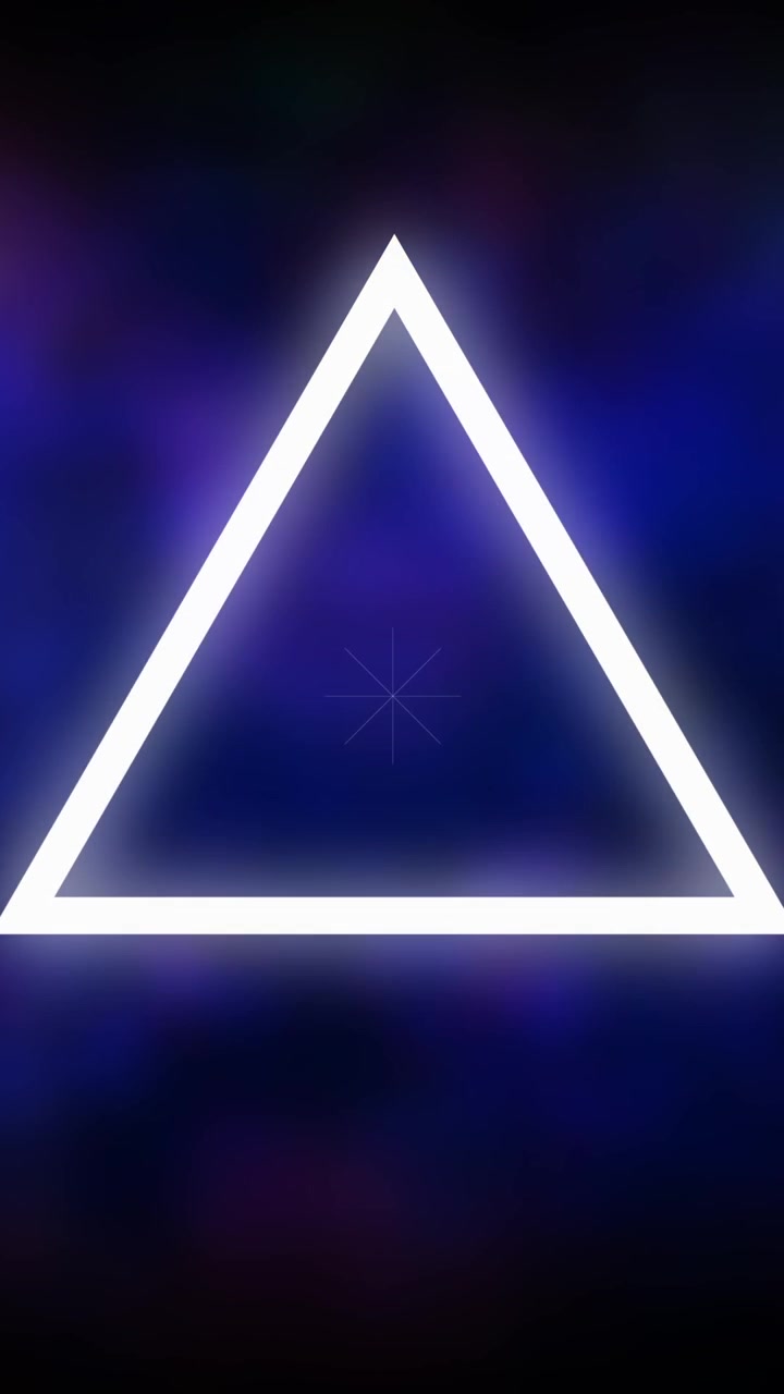 Vídeo vertical: Mira com anéis faiscantes, triângulo pulsante, estilhaços se projetando e formando um logotipo em uma nebulosa.