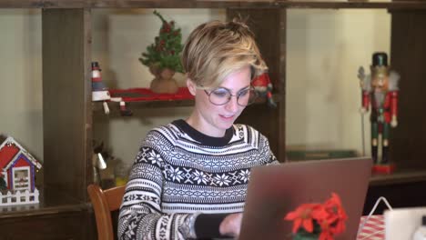 Woman-chatting-during-holidays.-Woman-chatting--on-christmas