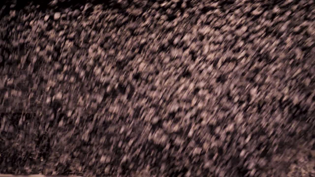 자갈 운송 또는 가공